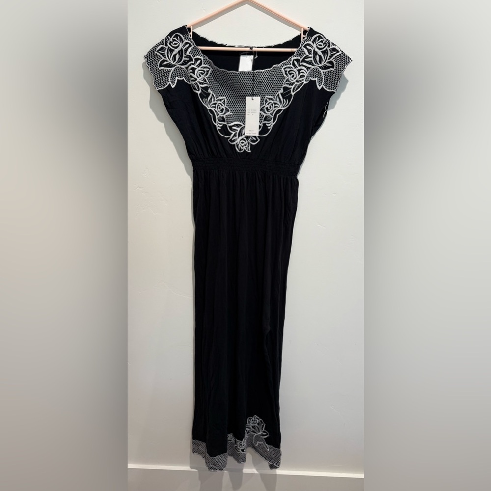 BCBGMaxAzria Mexican embroidered 100% cotton side slit maxi dress size medium
